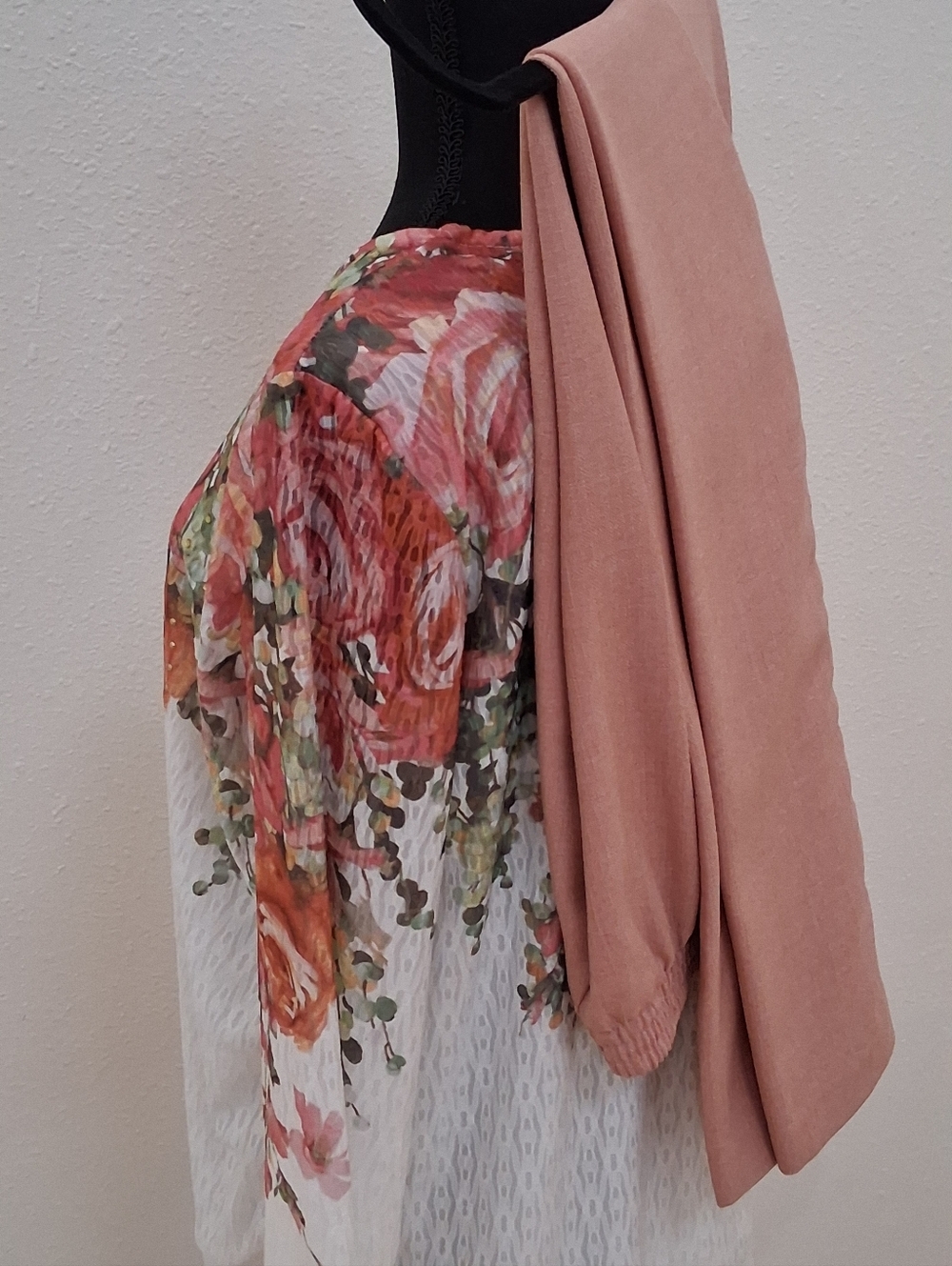 Alfred Dunner Women’s Rose-Pink Floral Blouse With Matching Pants